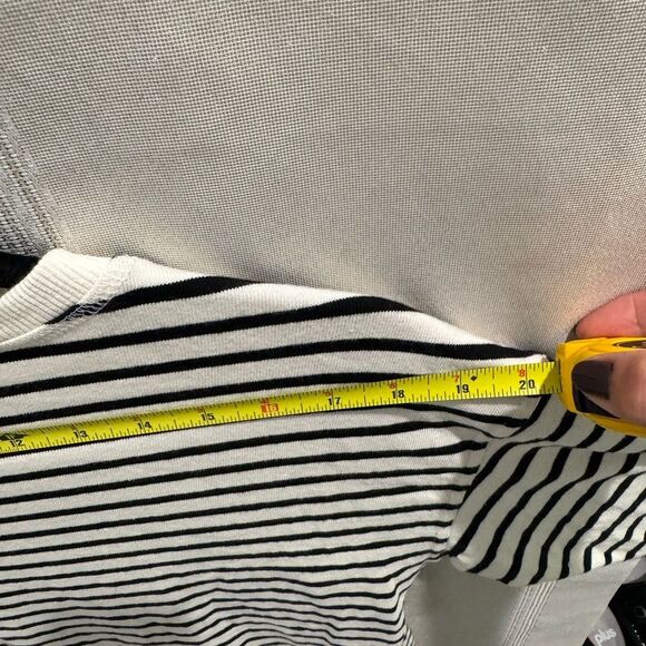 Zara Women’s Shirt Sweater Small Black White Long Sleeve Striped Crew Neck - Picture 4 of 7